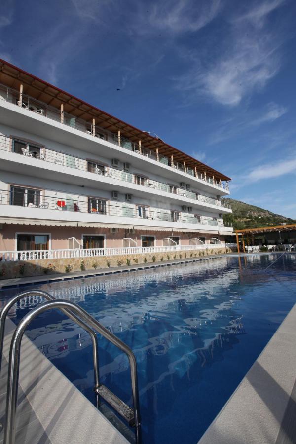 Hotel Riviera Borsh Zewnętrze zdjęcie